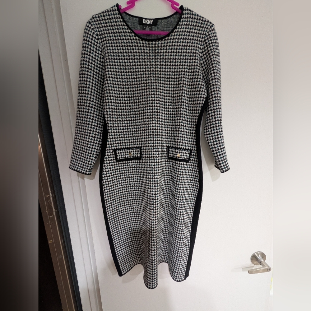 DKNY Black and White Sheath Dress Long Sleeve Crew Neck